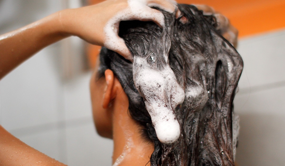 Yağlı Saçlarla Mücadele Etmenin Doğal Yolları